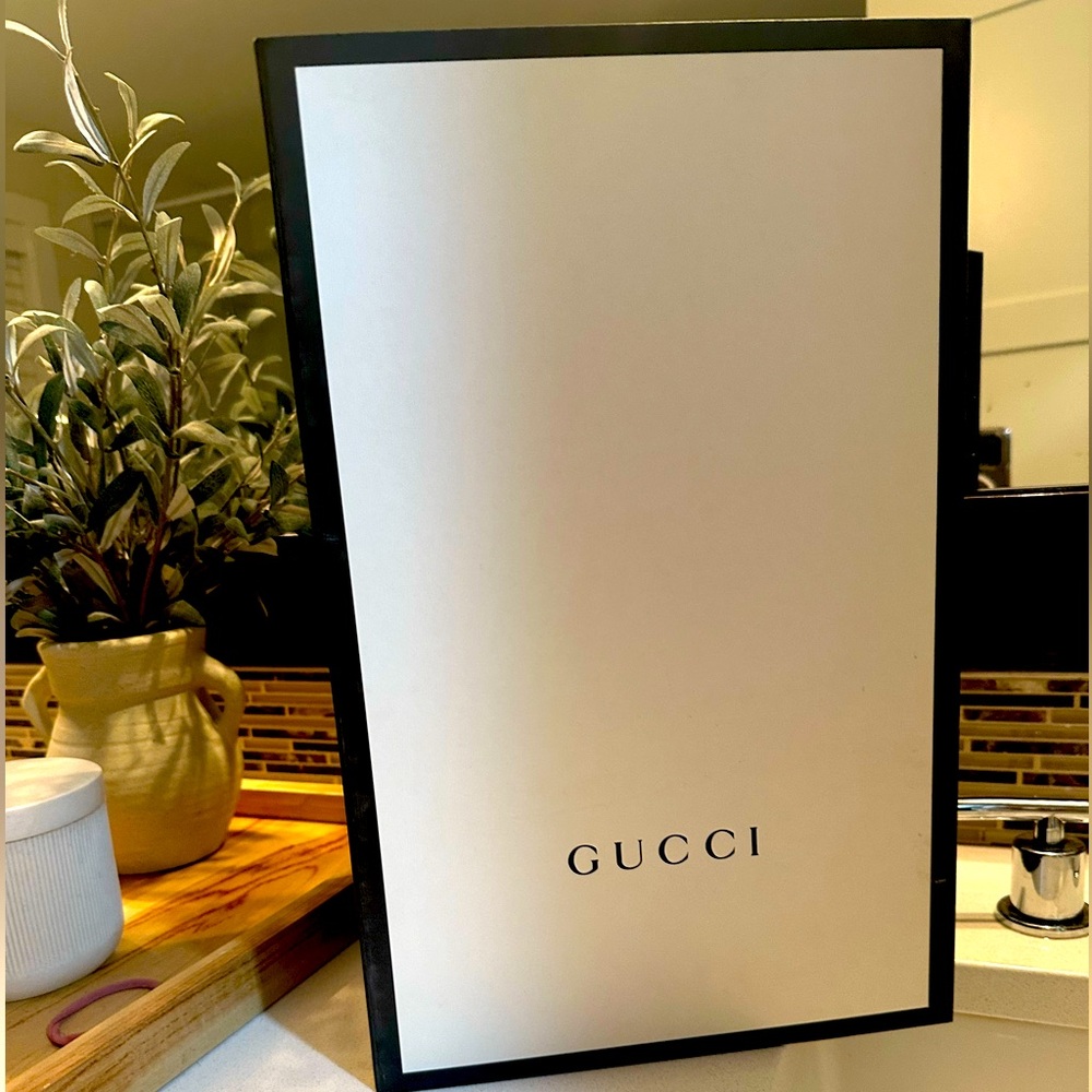 Gucci box